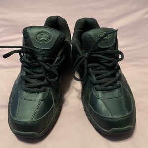 Dickies men’s size 8.5 slip resistant shoe